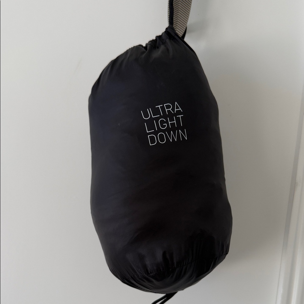 Uniqlo ultra light down jacket XL - Picture 6 of 6